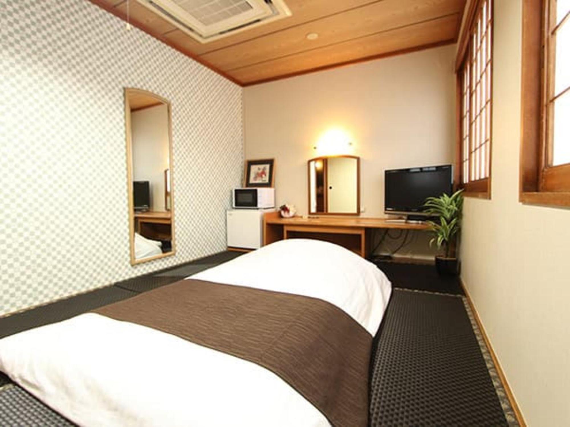 Hotel Livemax Budget Naha Tomarikou Exterior foto