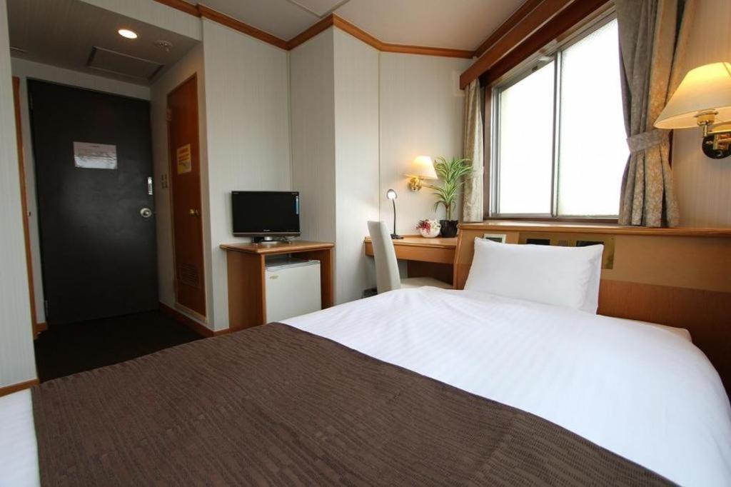 Hotel Livemax Budget Naha Tomarikou Exterior foto
